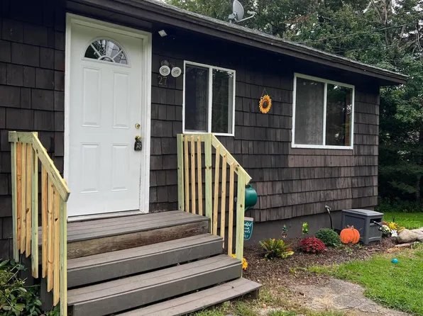 27 Cedarwood Road, Auburn, ME 04210
