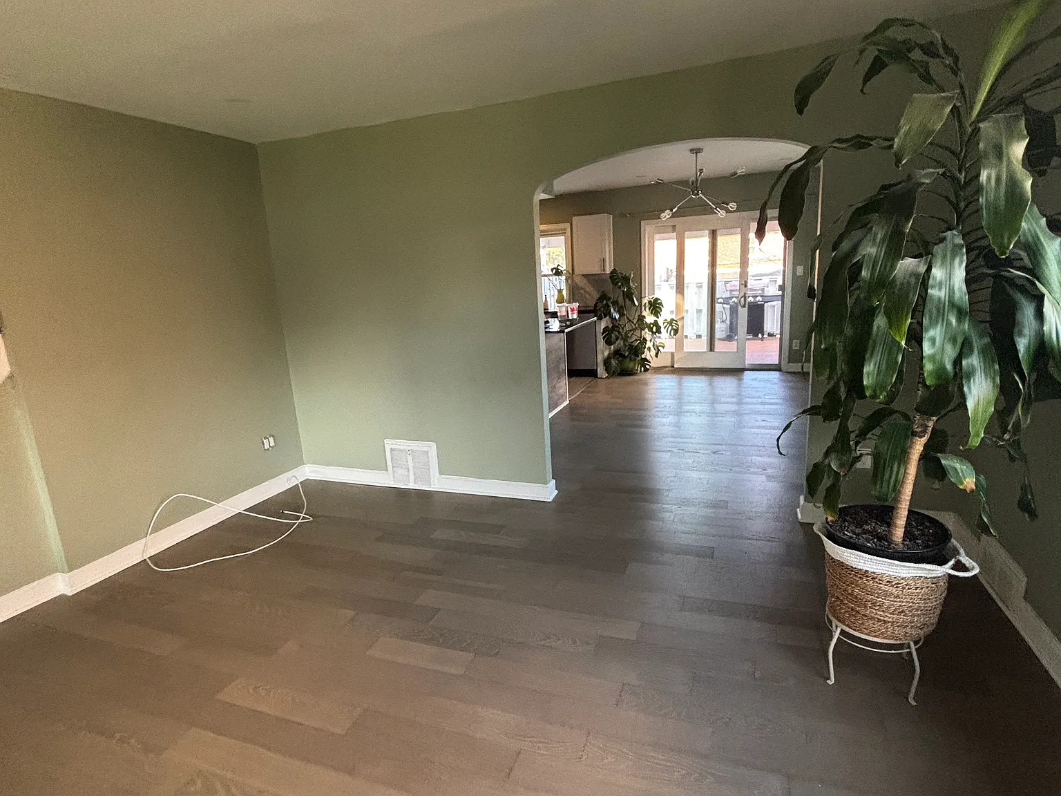 1105 Bryan St — Photo 3