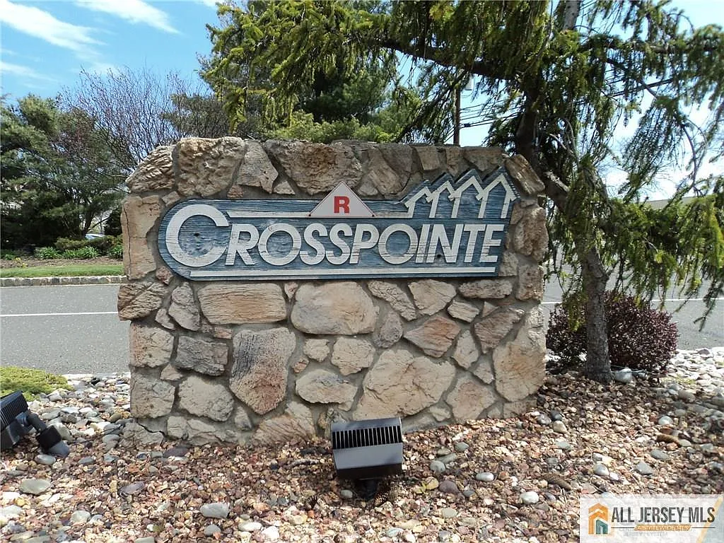 1 bed, 1.0 bath, $1,695 — Photo 2