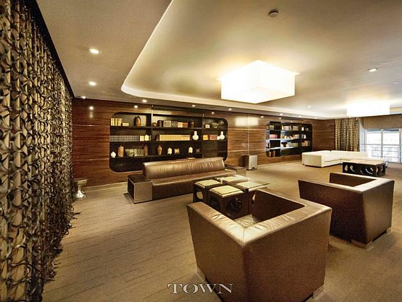 4th image of 111 Fulton St APT 612