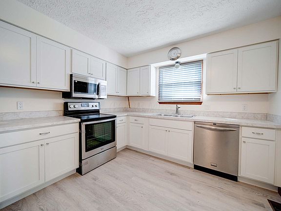 4th image of 1109 Fairfield Dr