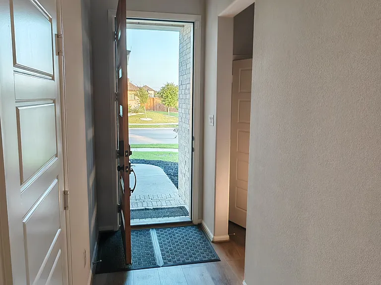 2301 Kirkstall Way — Photo 7