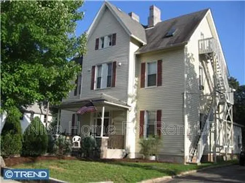 239 Vine St Photo 1