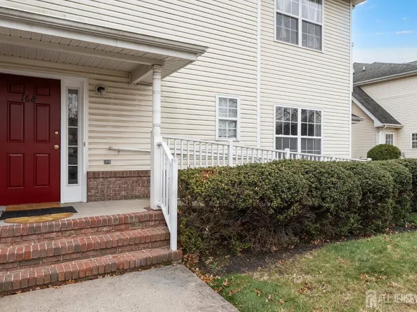 168 Forest Dr, Piscataway, NJ 08854