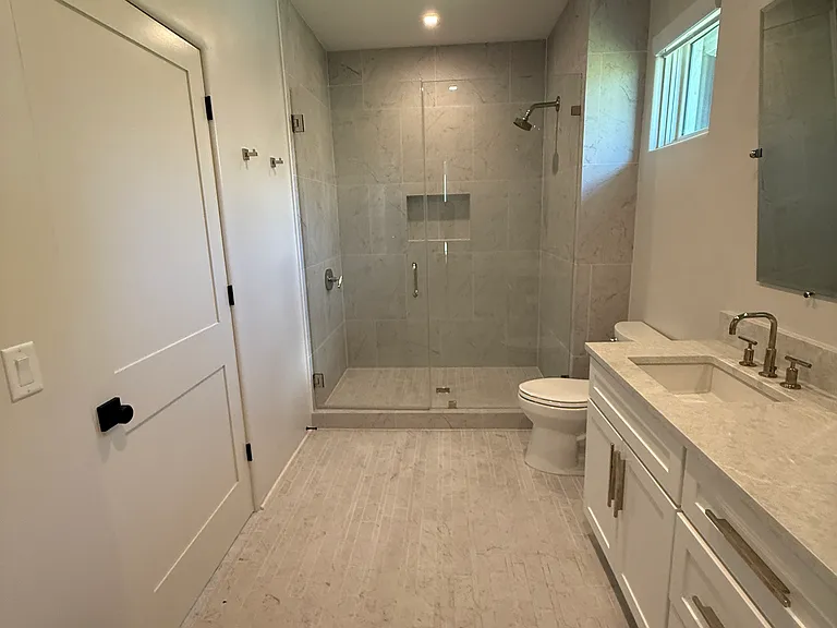 439 W Comstock Ave — Photo 21