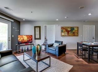The Landings at Chandler Crossing - Student Living Priced per Bed, East Lansing, MI 48823
