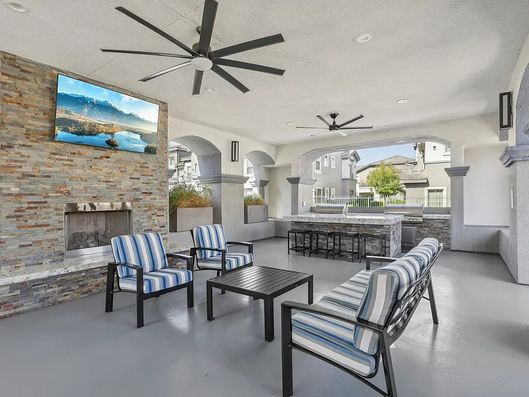 Verona Apartments — Photo 15
