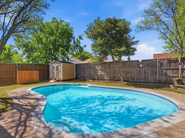 1140 W Hills Ter — Photo 25