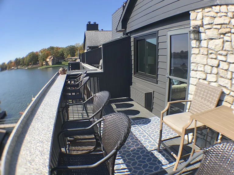 102 Clarendon Dr — Photo 4