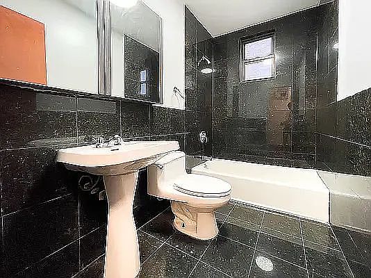 4th image of 119 E 96th St APT 6
