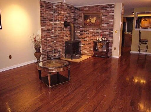 Short Sale bank approval on commission & sale price! Bring in the offers! Glea