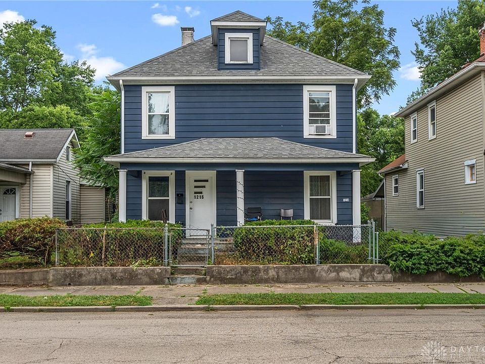 1st image of 1216 Young St