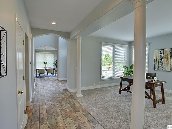 4th image of 16409 Manderson St
