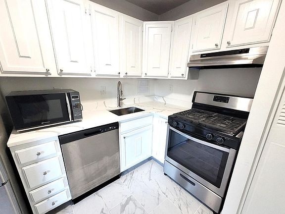 5th image of 6147 Leesburg Pike