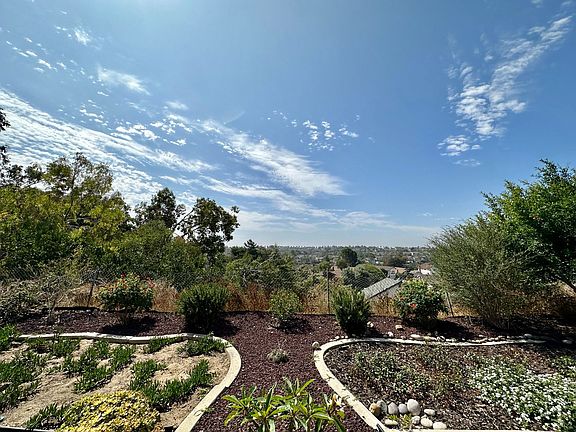 5th image of 1374 La Mancha Pl