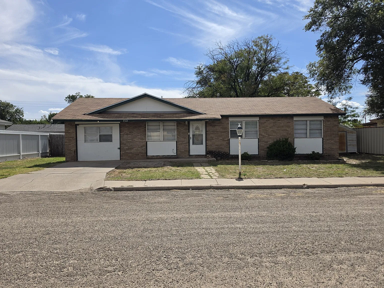 4 bed, 1400 sqft, $1,050 — Photo 1
