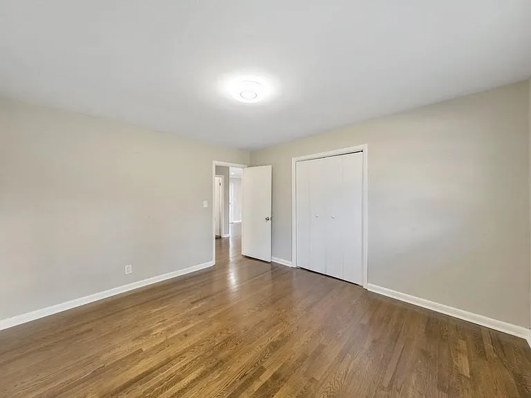 909 Rosedale Dr — Photo 21
