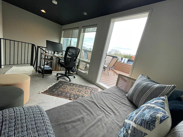 1106 E Howell St #C — Photo 13