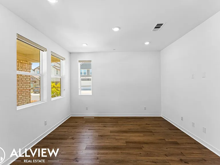 32465 Combine Dr — Photo 8