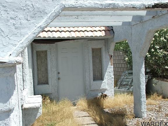 2nd image of 985 Church St