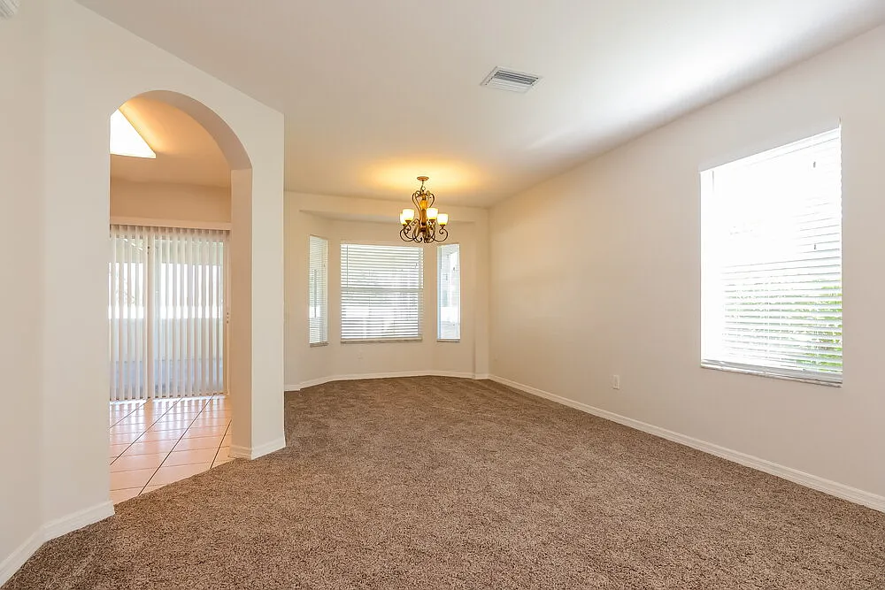 4 bed, 2.5 bath, 1754 sqft, $2,560 — Photo 4