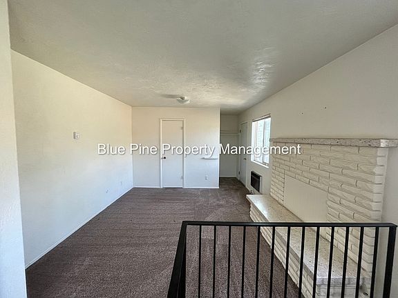 4th image of 1680 Calkins Ave Unit 5