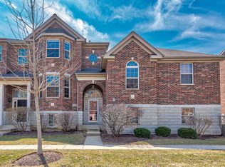 27W724 N Meadowview Dr, Winfield, IL 60190