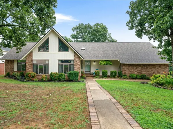 9200 Canopy Oaks Dr, Fort Smith, AR 72903