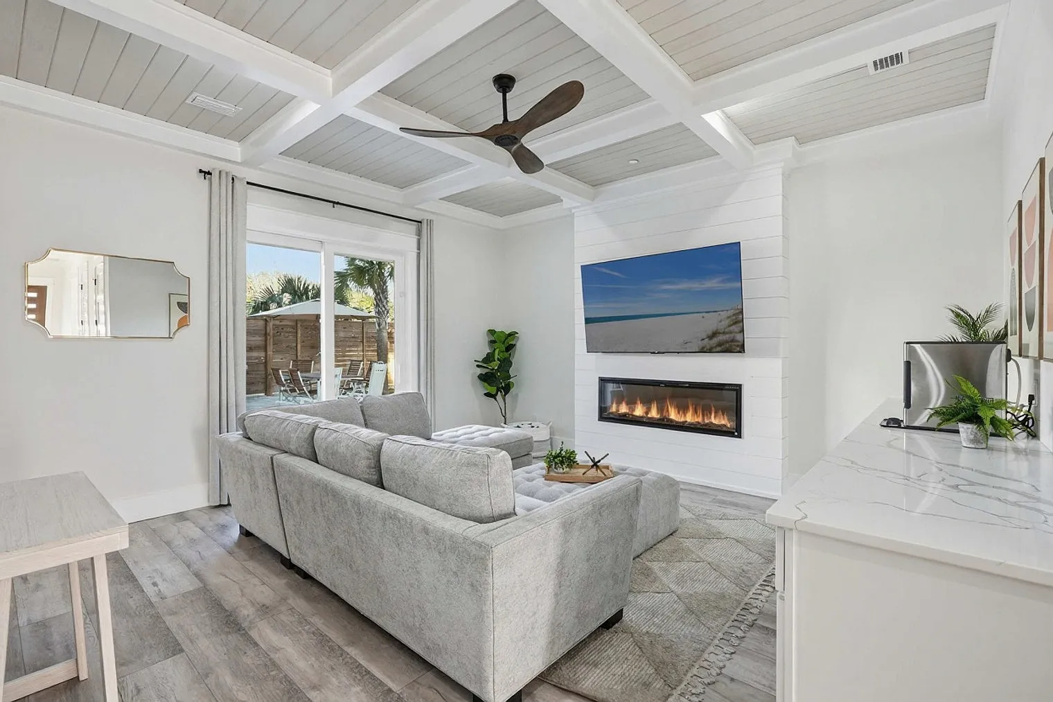 7 bed, 6.0 bath, 3713 sqft, $16,693 — Photo 2