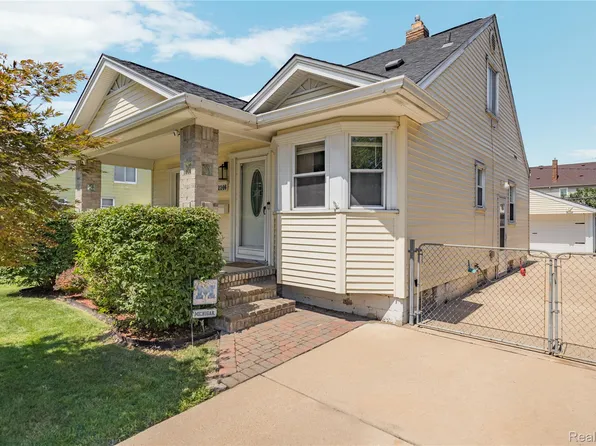 2146 Russell Ave, Lincoln Park, MI 48146
