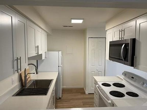 5th image of 1215 W Ivy Ave APT 301