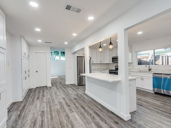 4th image of 1805 Boulder Dr #1