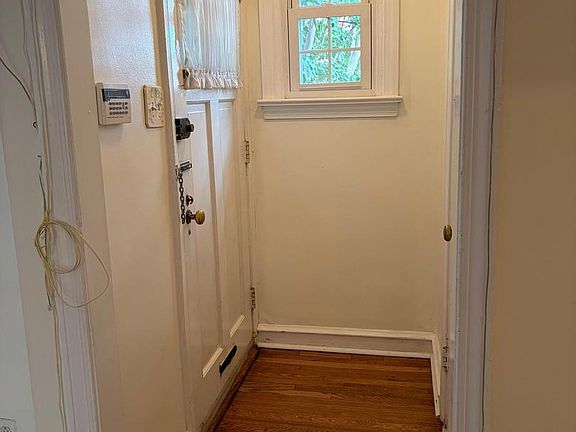3rd image of 2105 Parkwyn Rd