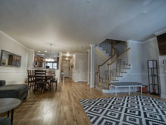 5th image of 25 Augusta Dr #1