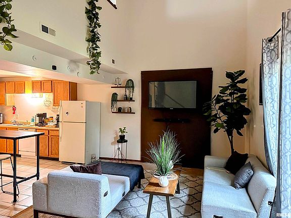 2nd image of 514 S Logan Ave #2
