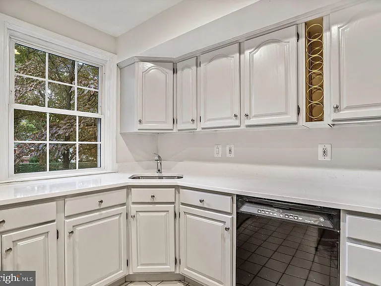 812 Azalea Dr #16 — Photo 11
