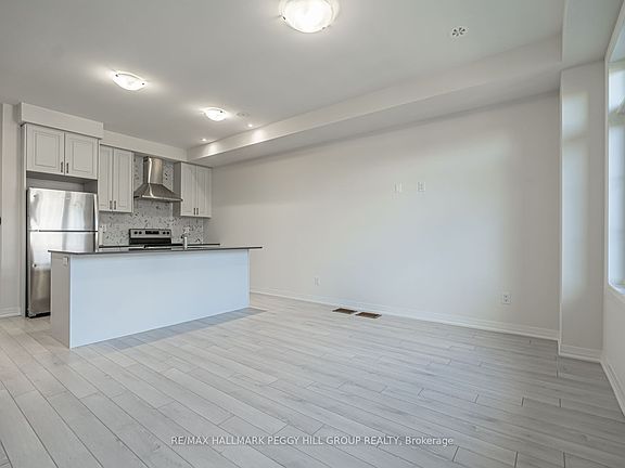 5th image of 31 Bluebird Ln
