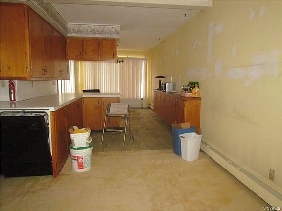 5th image of 5389 Williams Ave