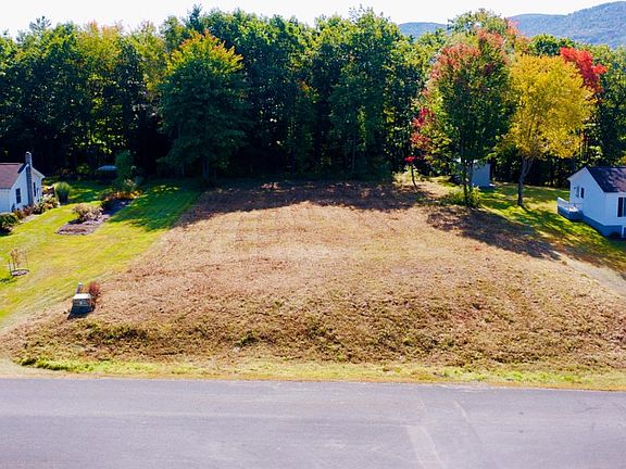2nd image of Woodland Dr