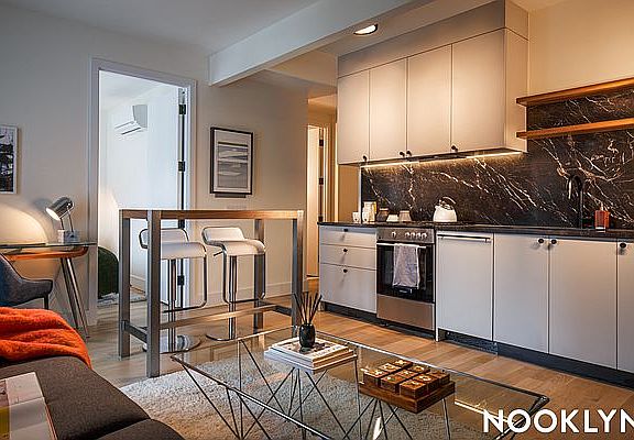 4th image of 250 Gold St #847