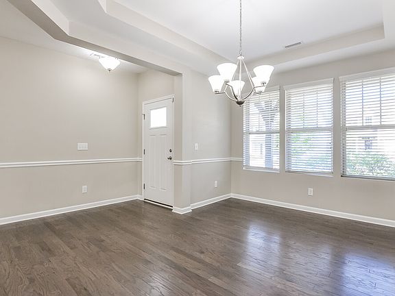 5th image of 39 Beacon Way