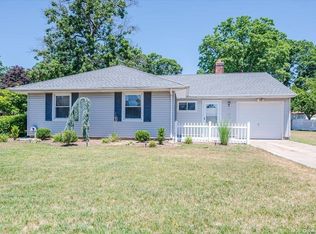 7 Marshall St, Oceanside, NY 11572