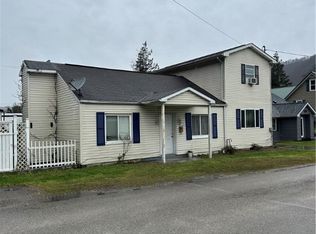 127 134th St, Marmet, WV 25315