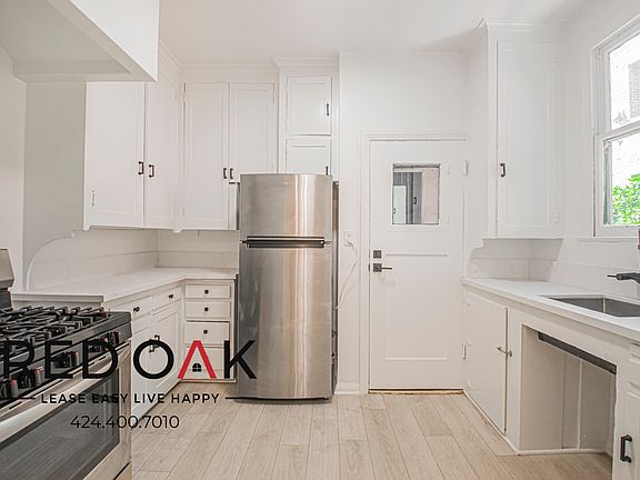 2nd image of 314 1/2 N Mariposa Ave #1