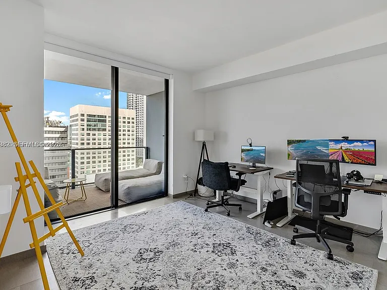 88 SW 7th St #1710 — Photo 10