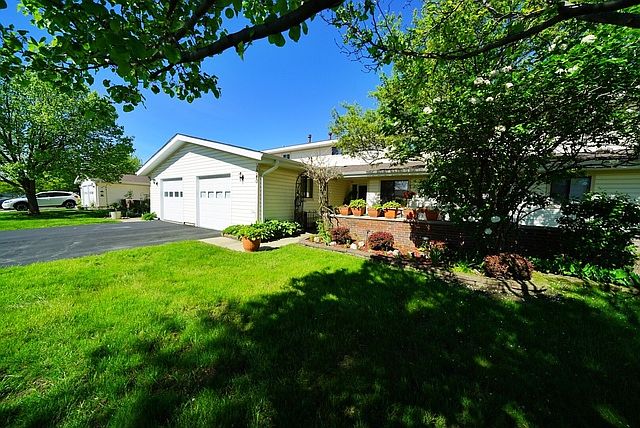 1st image of 1040 Cranbrook Dr