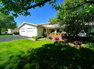 1040 Cranbrook Dr, Schaumburg, IL 60193