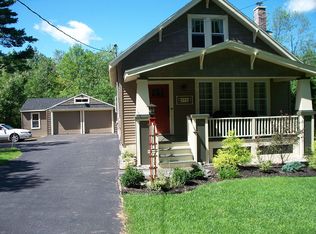 775 Saint Davids Ln, Niskayuna, NY 12309