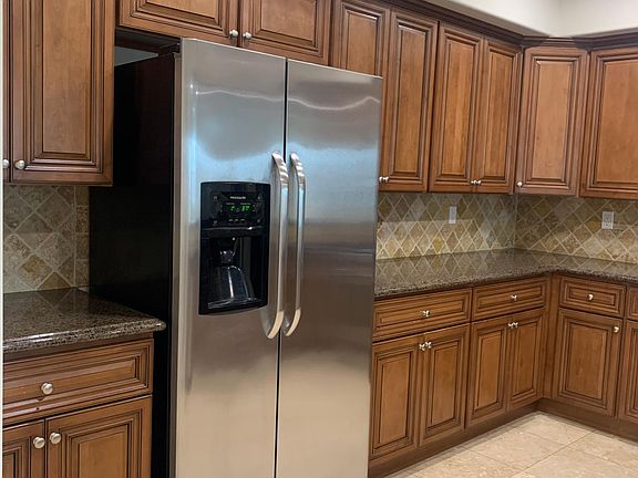 2nd image of 10921 Whipple St #302