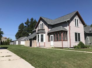 1122 S 12th St, Manitowoc, WI 54220